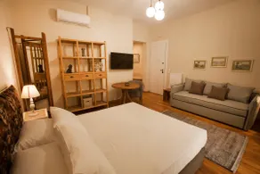 Dreamy Flat with Balcony in Pangrati - Image 4