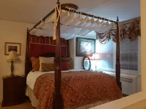 1930'S Charming & Enchanted Unit By Waterfalls - Image 2