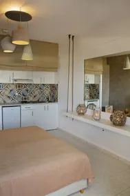 Deluxe Studio With Sea View - Image 5