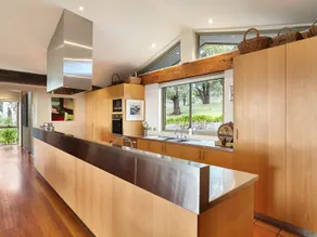 Harry's Red Hill - Image 2