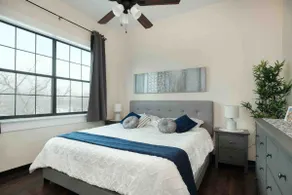 Gorgeous, spacious condo, walkable to downtown - Image 5