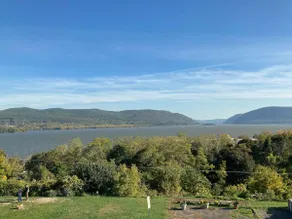 Hudson Overlook - Full Private 3rd Floor 2 BR - Image 2