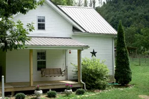 19th C. Farmhouse 7 min. to Damascus & Creeper Tr. - Image 2