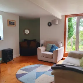 Woodland garden apartment. Coastal walks. - Image 2