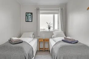 Apartment for 6 person with terrace and lake view - Image 5