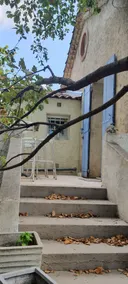 Apartment with high ceiling and mezzanine - Image 4