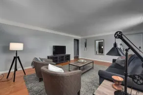 Modern & Comfy ~ Close to Cleveland Clinic ~ Long-Stays Welcome ~ Safe Area - Image 4