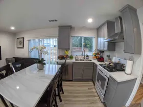 Modern Cottage, Good for Business Trips & Getaways - Image 3