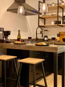 3/Industrial-style studio with garage - Image 5