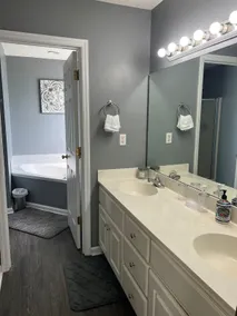 Home away from Home! Spacious 3 BR, Retreat!* - Image 4