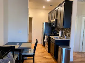 Lilly Pad Apartment in the Historic M Streets Area - Image 4