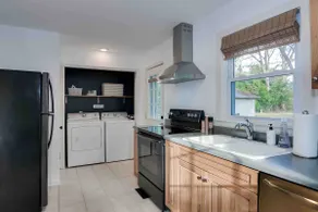 Martingale Cottage - Downtown & Bruce’s Field - Image 5