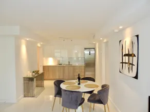 Designer 2-Bed Unit (Sleeps 6) in SoBe Best Area - Image 2