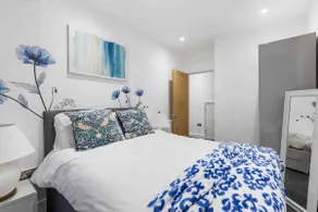 Little Venice Maisonette - Image 2