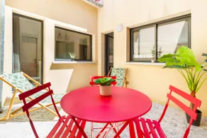 Cozy 2-room apartment, quiet city center + patio - Image 3