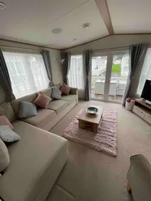NEW FOREST Hoburne Bashley Holiday Park, Spacious Caravan Sycamore 201 Sleeps 6 - Image 2