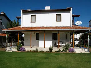 Fully furnished Villa with Garden - Image 4