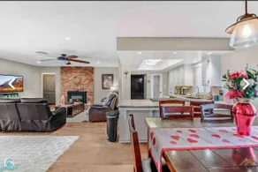 5 Bedroom Bakersfield Outdoor Oasis: Central - Image 2