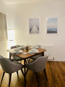 FRESH AND CLEAN APARTMENT ---STIRLING--- - Image 4