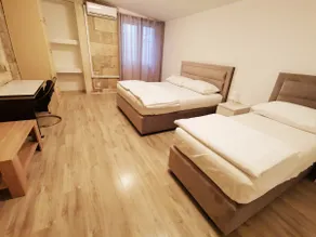 Spacious 140m2 Downtown 3 Bedroom Apartment - Image 5