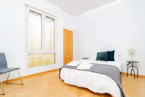 Spectacular Apartment Downtown Madrid - Image 3
