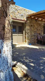 Flora's beach and pool villa in Syros - Image 5