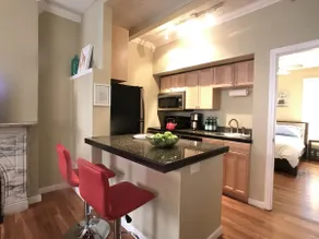 S End/B Bay border! Copley Location- Perfect 1 Br - Image 5