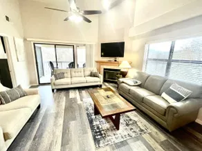 Sahara's Oasis- 4 BDRM 3 BA Sleeps 12! Indoor Pool, Gym, Lake, Golf & Playground - Image 2