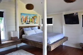 Boardwalk Bungalow- original shack on the beach - Image 2