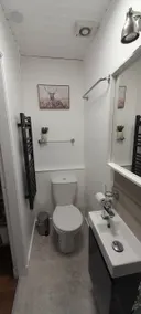 Holly@Old Jocks Ensuite bedroom with own entrance - Image 3