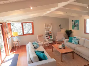 Tranquil treetop retreat - coastal views - Image 3