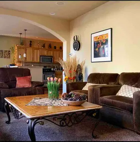 Cozy & Upscale in Beautiful Bend - Image 3
