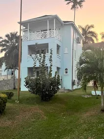 Beachfront 3BR Villa on Negril’s 7-Mile Beach - Image 3
