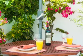 Charming beachside house Costabella, Marbella - Image 4