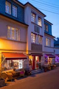 Arthostel in the art & red wine town on the Rhine. - Image 2