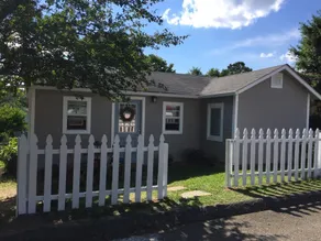 Downtown Weaverville Cottage - Image 5