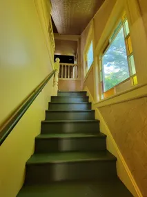 Charming Apartment in Central Pittsfield - Image 2