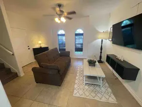 North Laredo Beautiful and Quiet Condo with Pool - Image 5