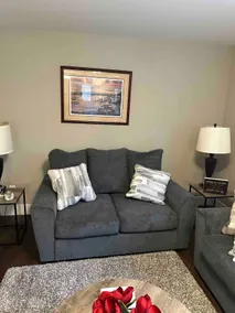 The lower Hillside Suites : 10 mins from airport! - Image 3