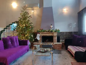 Dana's Luxury Maisonette - Image 2