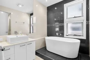 300m to Beach | Spa Retreat | Stay 3 Pay 2 March - Image 5