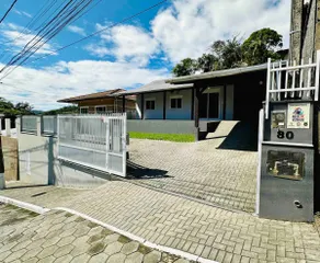 Nice house with excellent gourmet area. - Image 3