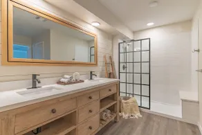 ROOMD | Magnolia Home | King Bed | 3 BR 2BA - Image 4