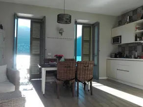 Lovely waterfront apartment - Image 2