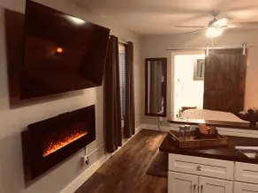Cozy Suite in a Historic Building Near Ski Resorts - Image 5