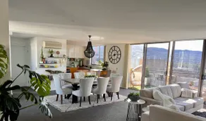 LUXE 2 Story Penthouse in the Heart of Wollongong. - Image 2