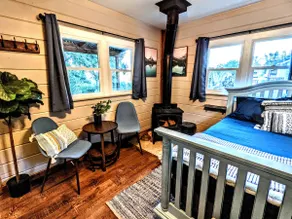 #10. Fox's Hillside Hideaway - with Firepit & Fireplace - Image 5