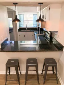 Luxury Apartment Downtown- 2bed/ 1bath - Image 4
