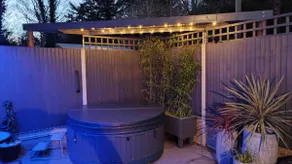 High quality private annex with hot tub & garden - Image 5
