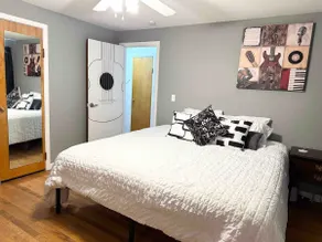 FamilyRetreat*HotTub*KingBed*GameRoom IndoorOasis* - Image 5
